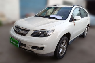 比亚迪S6 2014款 1.5TI 手动尊贵型 5座