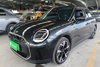 电动MINI COOPER 2024款 452km COOPER SE 艺术家
