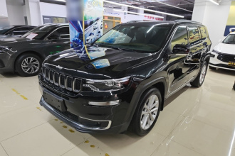 Jeep 大指挥官 2020款 2.0T 两驱精英版