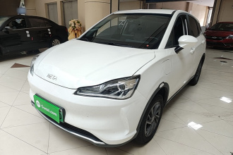哪吒汽车 哪吒V 2022款 潮 300 Lite 磷酸铁锂