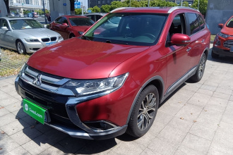 三菱 欧蓝德 2018款 2.4L 四驱精英版 5座