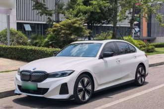宝马i3 2025款 eDrive 40 L 曜夜运动套装