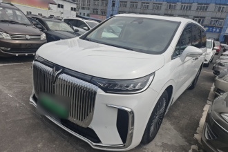 岚图汽车 岚图梦想家 2025款 PHEV 四驱尊贵鲲鹏版