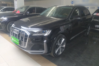 奥迪Q7 2021款 55 TFSI quattro S line尊贵型