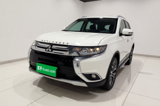 三菱 欧蓝德 2018款 2.4L 四驱精英版 5座