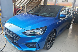 福特 福克斯 2021款 两厢 EcoBoost 180 自动ST Line