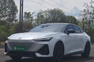 长安UNI-V 2023款 1.5T 尊贵型