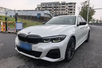 宝马3系 2022款 改款 325i M运动曜夜套装