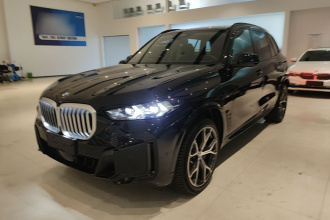 宝马X5 2023款 xDrive 30Li 尊享型M运动曜夜套装