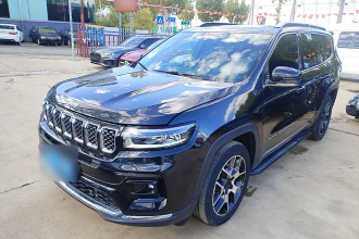 Jeep 大指挥官 2022款 2.0T 两驱豪华版