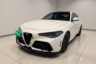 阿尔法·罗密欧 Giulia朱丽叶 2017款 2.0T 280HP 豪华版