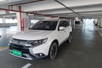 三菱 欧蓝德 2019款 2.4L 四驱致享版 7座 国V