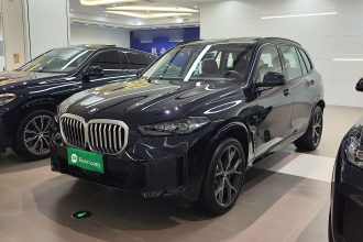 宝马X5 2025款 xDrive 30Li 尊享型M运动曜夜套装