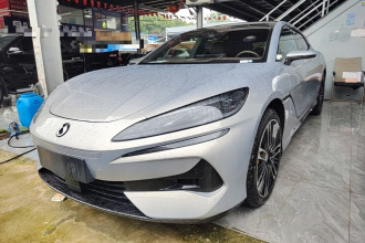 腾势Z9GT 2024款 1100四驱Ultra版