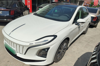 红旗E-QM5 2022款 431km 充电乐享版