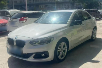 宝马1系 2017款 118i 设计套装型