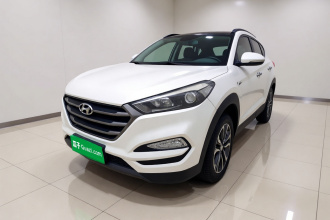 现代 途胜 2015款 1.6T 双离合两驱领先型