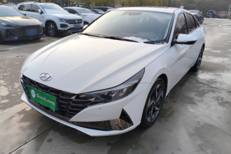 现代 伊兰特 2022款 1.5L CVT LUX尊贵版