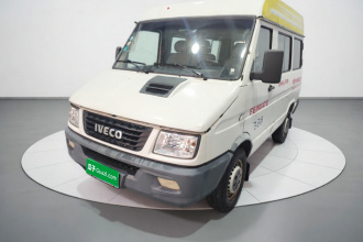依维柯得意 2017款 2.5T A35客车5-7座47Z5