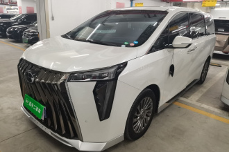 广汽传祺 传祺M8 2023款 宗师系列 400T 至尊版