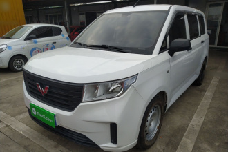 五菱汽车 五菱宏光PLUS 2020款 1.5L 手动标准型 7座