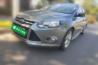 福特 福克斯 2012款 两厢 2.0L 手动豪华运动型
