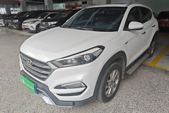 现代 途胜 2015款 1.6T 双离合两驱智能型
