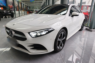 奔驰A级 2022款 改款三 A 200 L 运动轿车时尚型