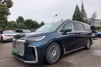 岚图汽车 岚图梦想家 2025款 PHEV 四驱旗舰鲲鹏版