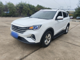 捷途X70M 2022款 1.5T 手动前卫伙伴型 5座