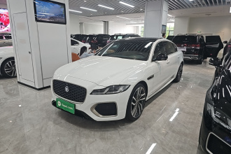 捷豹XFL 2024款 2.0T P300 四驱旗舰运动鎏金版
