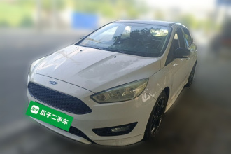福特 福克斯 2017款 1.5T CTCC 白黑限量版