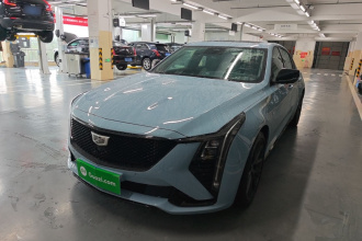 凯迪拉克CT5 2025款 28T 赛道性能版+巅峰赛道选装包