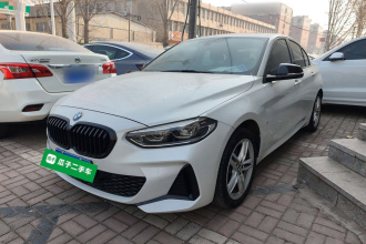 宝马1系 2023款 120i M运动曜夜版