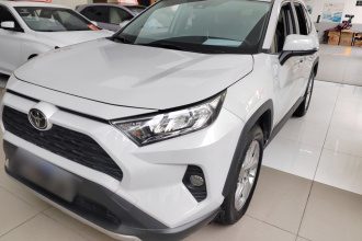 丰田 RAV4荣放 2020款 2.0L CVT两驱风尚PLUS版