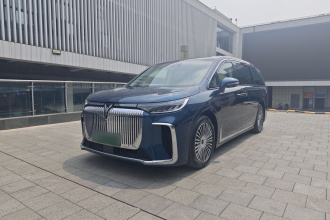 岚图汽车 岚图梦想家 2025款 PHEV 四驱旗舰鲲鹏版