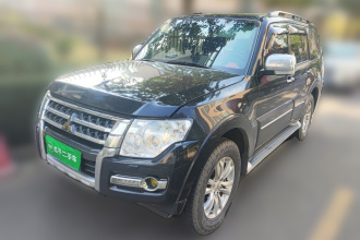 三菱 帕杰罗（平行进口）   V97 3.8L 五门 GLS 天窗 双差 中东