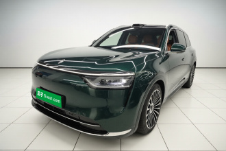 鸿蒙智行 问界M8 2025款 增程 Ultra版 53.4kWh 6座版