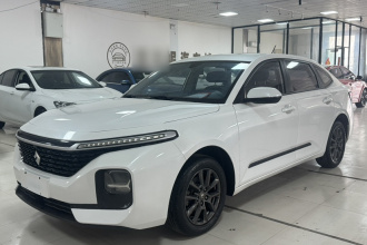 宝骏RC-5 2020款 1.5L 手动智耀精英型