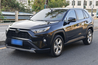 丰田 RAV4荣放 2021款 2.0L CVT两驱风尚PLUS版