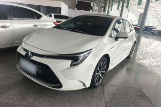 丰田 雷凌 2023款 智能电混双擎 1.8L 豪华版