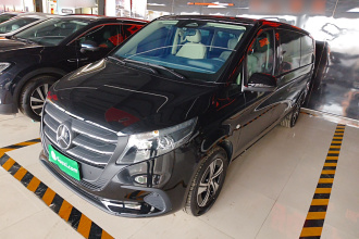 奔驰 威霆 2024款 2.0T 精英版 7座