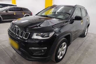 Jeep 指南者 2020款 220T 自动精英版