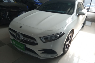 奔驰A级 2022款 改款三 A 200 L 运动轿车时尚型