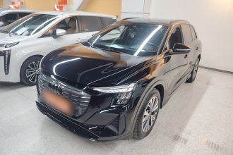 奥迪Q5 e-tron 2023款 40 e-tron 闪耀型 机甲套装