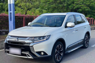 三菱 欧蓝德 2020款 2.4L 四驱致享版 7座