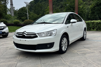 雪铁龙 世嘉 2016款 经典 三厢 1.6L 自动品尚型