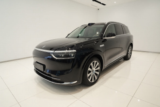 鸿蒙智行 问界M8 2025款 增程 Ultra版 53.4kWh 6座版 (192线激光雷达）