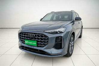 奥迪Q6 2024款 45 TFSI quattro 齐云型 飞骑套装 7座
