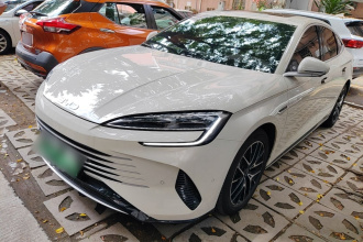 比亚迪 海豹 2023款 DM-i 1.5T 121km 旗舰型